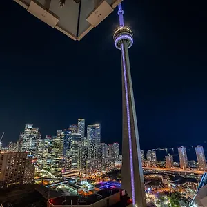  Apartment Designer W/ Cn Tower View & Parking Canada