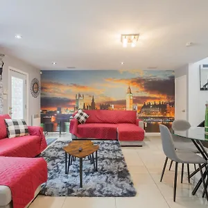 Amazing 4-bedrooms Montreal