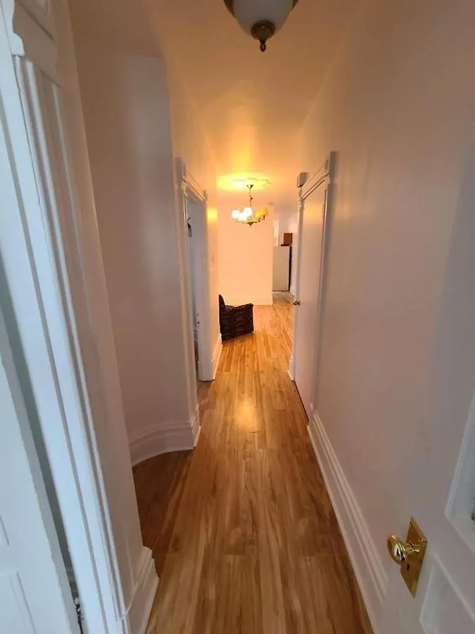 Full Kitchen \\ Tv + Netflix \\ Room B Montreal 0*,  Canada