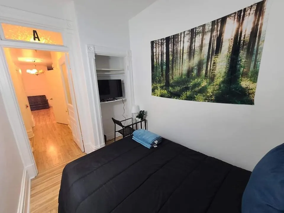 Full Kitchen \\ Tv + Netflix \\ Room B Montreal 0*,  Canada
