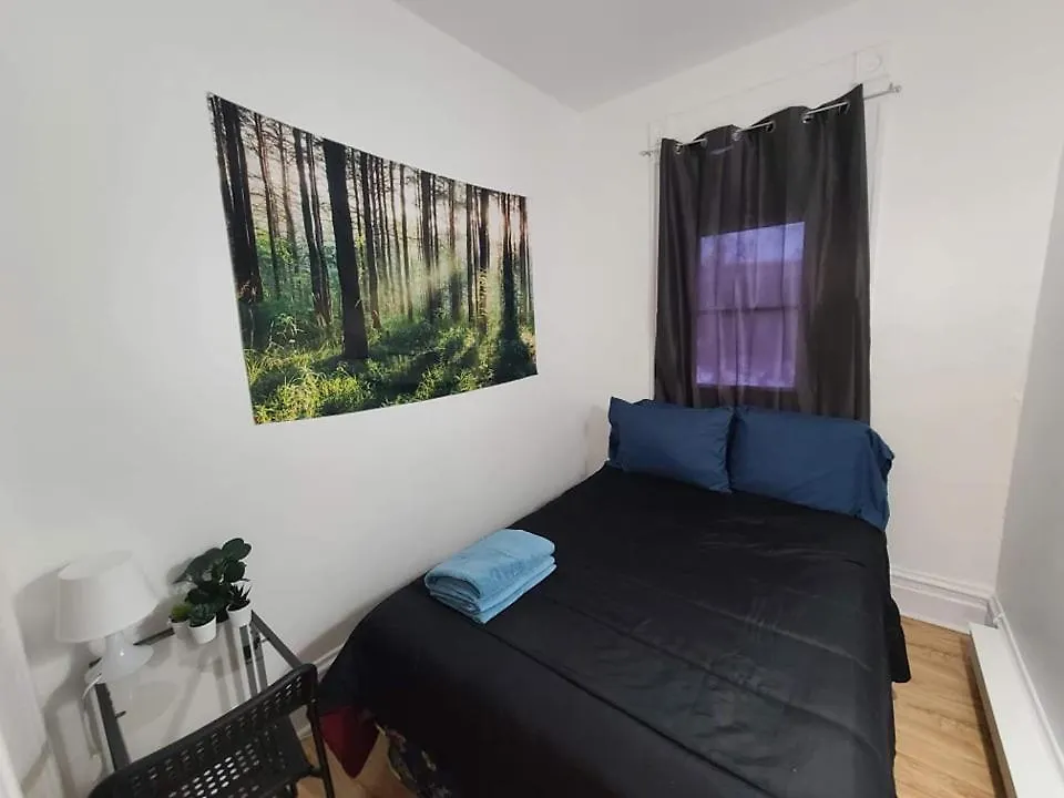 Full Kitchen \\ Tv + Netflix \\ Room B Montreal